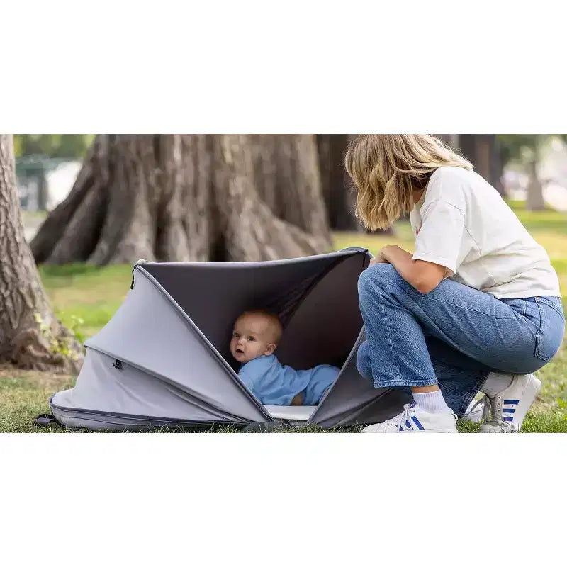 Tente de jeu et lit de voyage portables pour enfants avec matelas, centre d'activités de développement sensoriel à installation instantanée