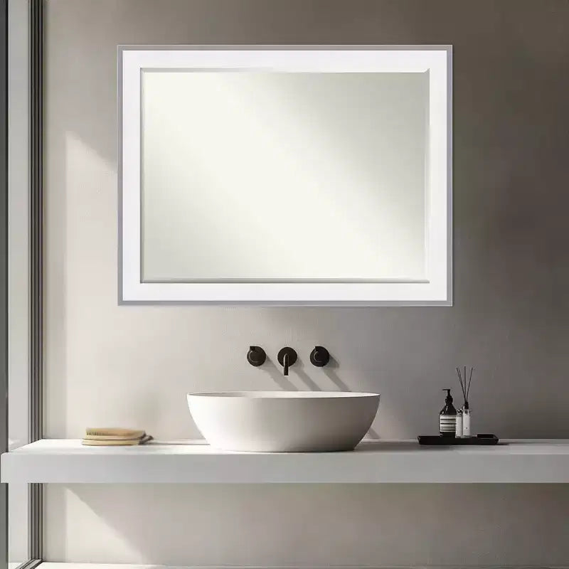 Miroir mural biseauté pour coiffeuse, cadre demi-pouce, Argent Expresso, 24x18 po