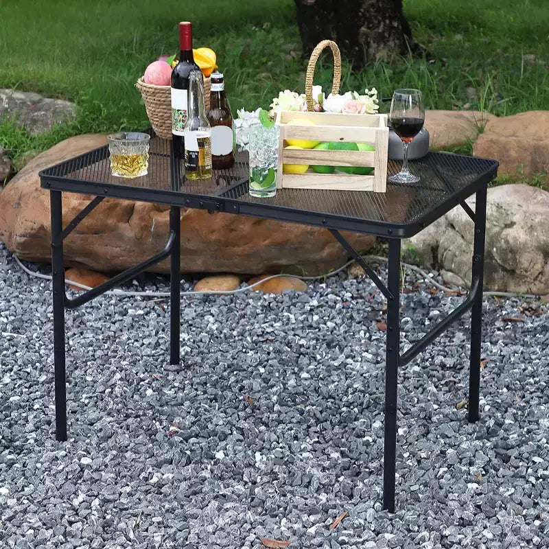 Table de grill pliant 90x60cm, table de camping portable avec plateau en maille, table de grill en métal léger réglable en hauteur pour le camping en plein air, le barbecue, le pique-nique