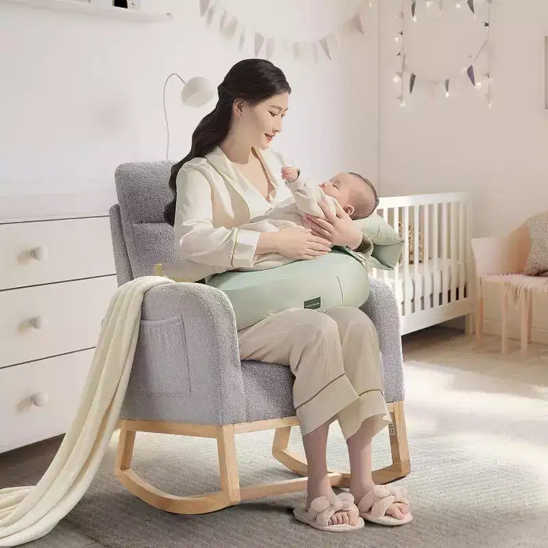 Fauteuil à bascule pour chambre d'enfant avec dossier haut et pochette latérale, fauteuil d'appoint avec pieds en bois d'hévéa pour salon/chambre