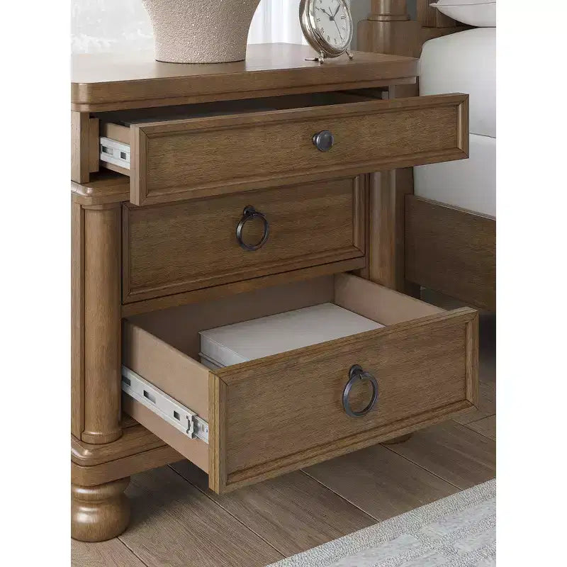 Table de chevet à 3 tiroirs à queue d'aronde avec chargement USB, marron
