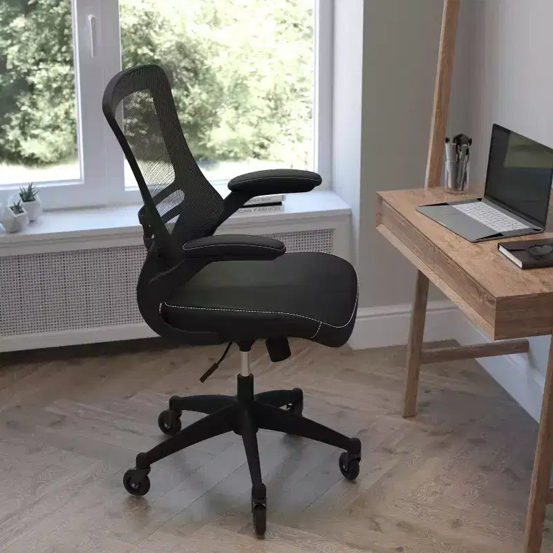 Chaise de bureau ergonomique pivotante mi-dos avec accoudoirs relevables et roulettes transparentes