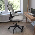 Chaise de bureau ergonomique pivotante mi-dos avec accoudoirs relevables et roulettes transparentes
